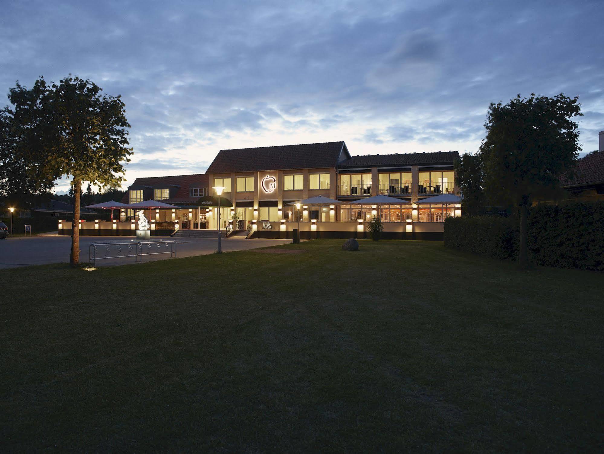 Molskroen Strandhotel Ebeltoft Ngoại thất bức ảnh